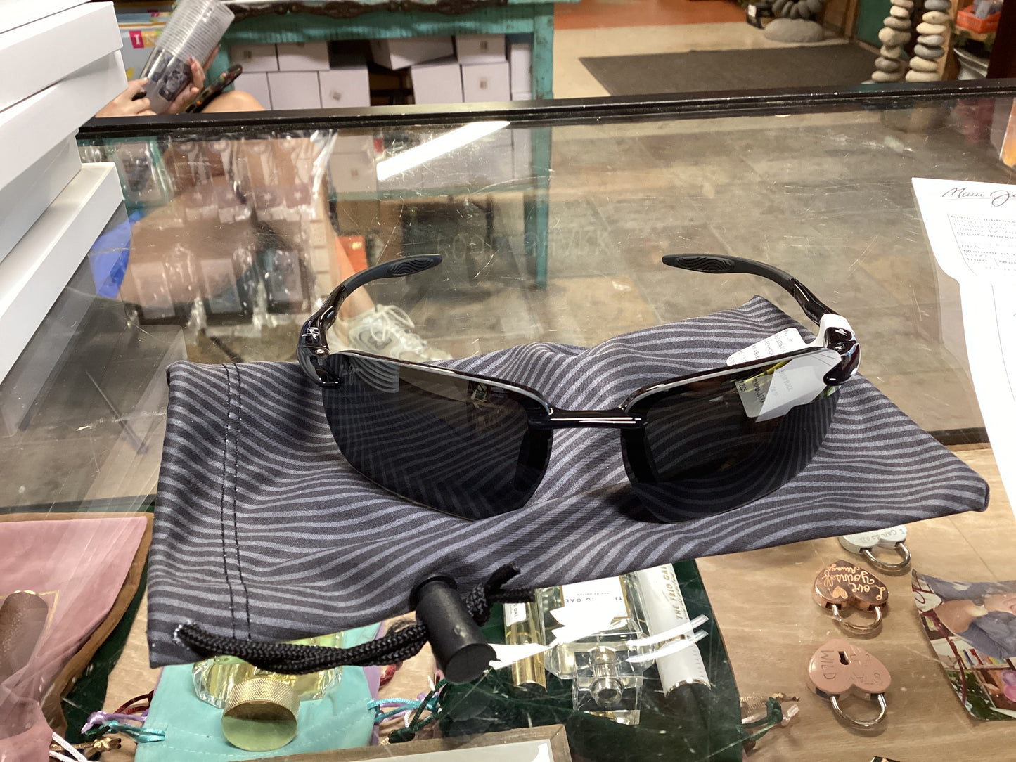 Grey HOOKIPA Ultra G Shiny Black Maui Jim’s Shades