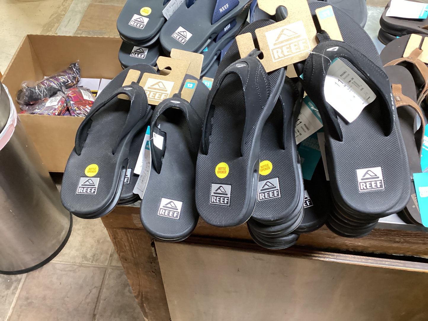 Reef fanning black flip flop