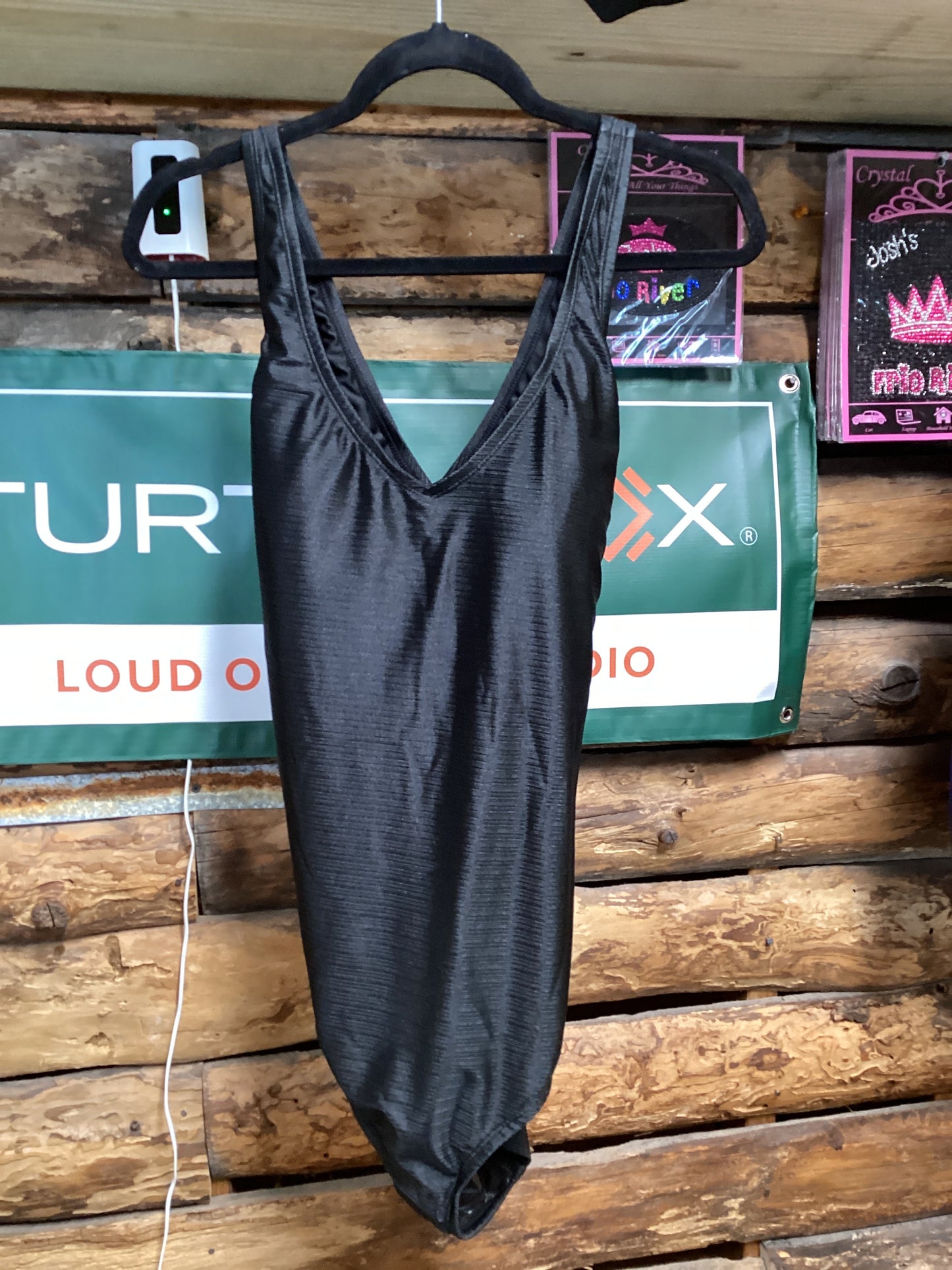 Black textured 1 piece