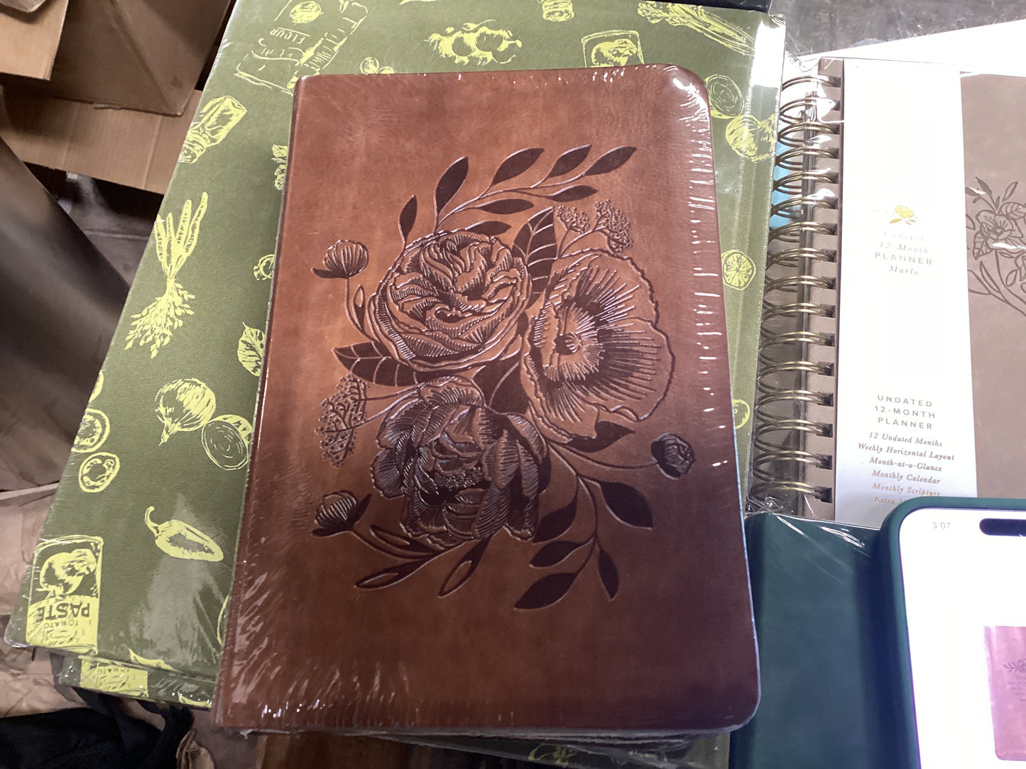 NLT Compact Bible: Aurora Theme