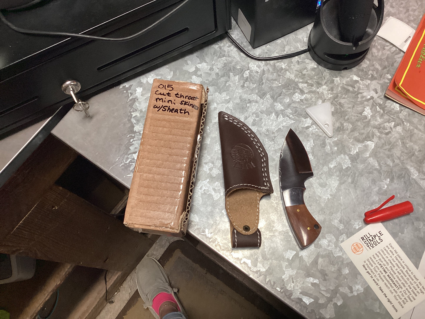 Cut Throat Skinner Knife