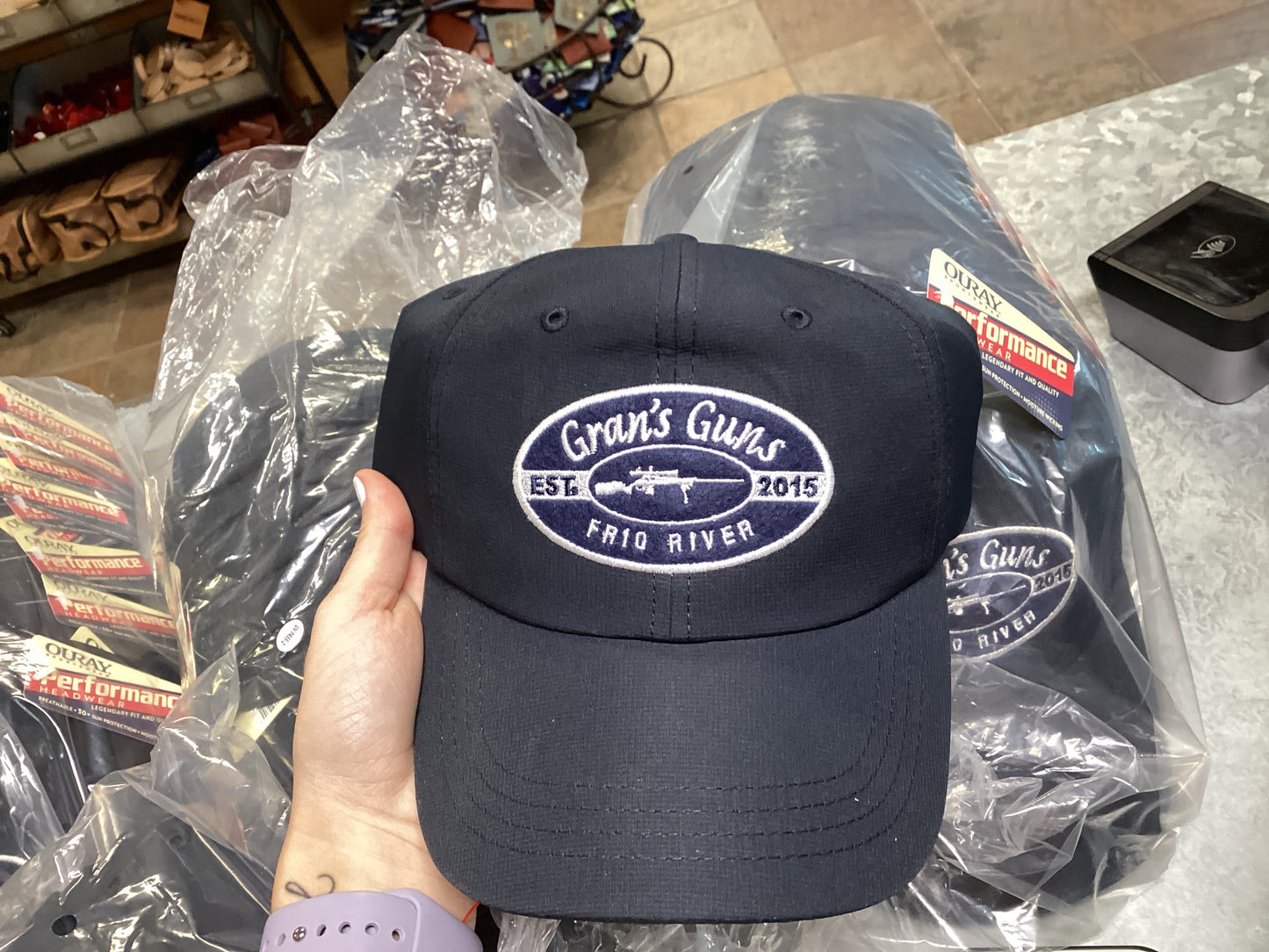 Grans guns hat