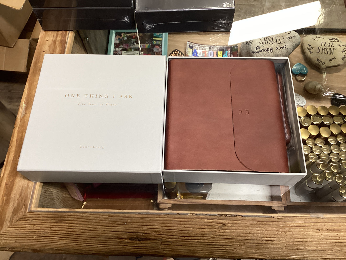 Genuine Leather One Thing I Ask 5- Year Prayer Journal: Luxembourg Theme