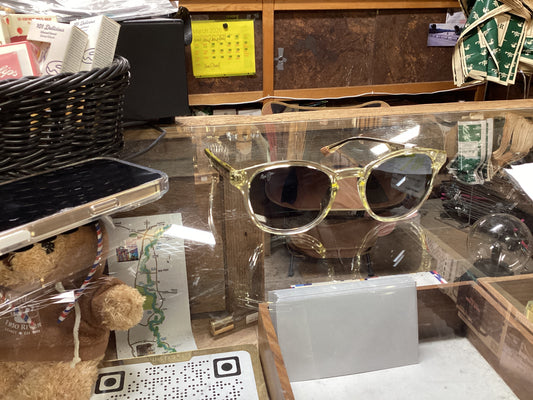Grey HIEHIE Shiny trans yellow Maui Jim